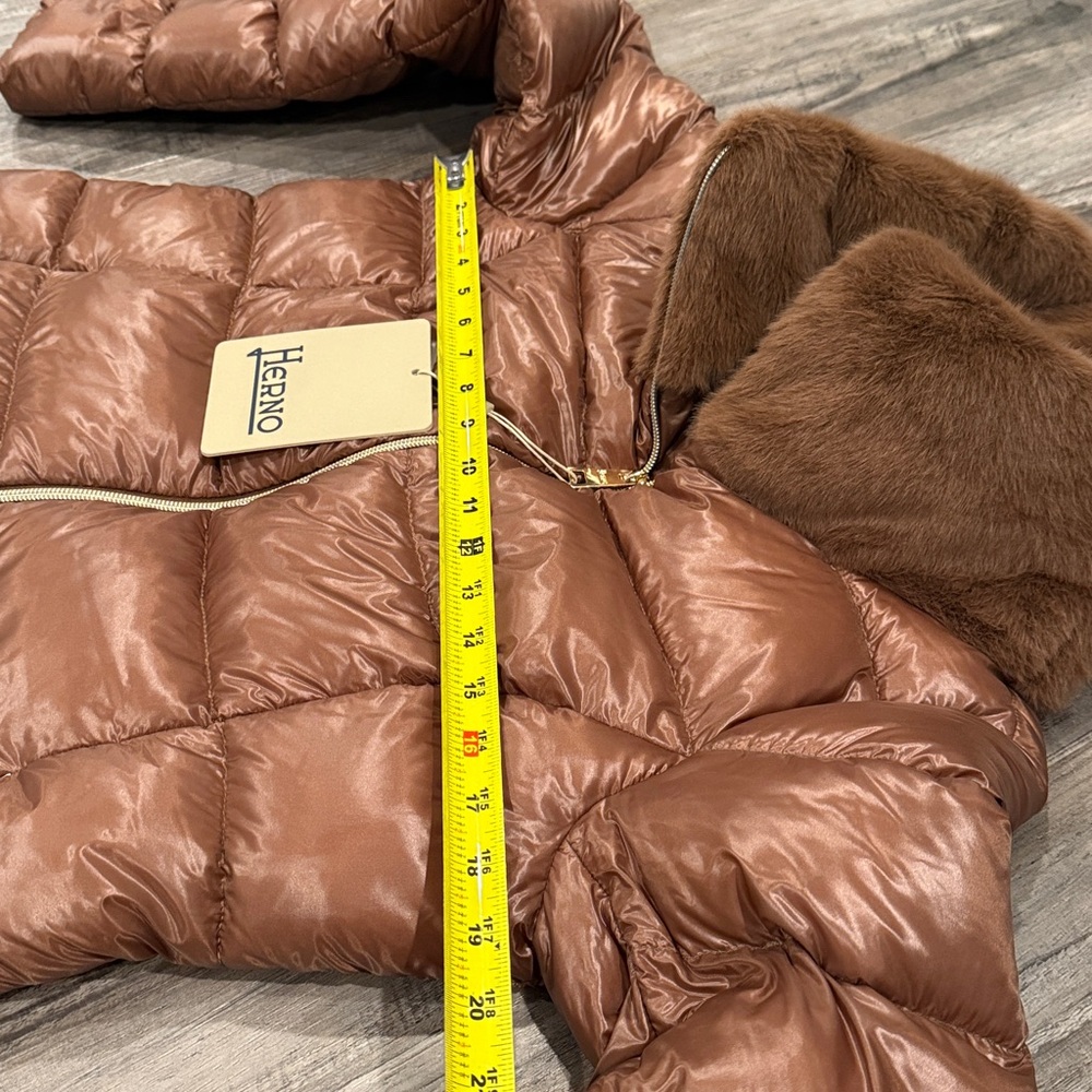 NWT Herno Ultralight Zip-Up Puffer Coat 44 US 8  Jacket Faux Fur Collar NEW! - Picture 16 of 16